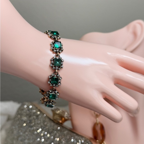 ⚜️💎 Classic Gold Bracelet with Emerald Green Crystals ❤️🔥💫 - Picture 11 of 11